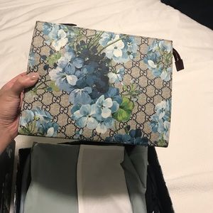 Gucci bloom pouch